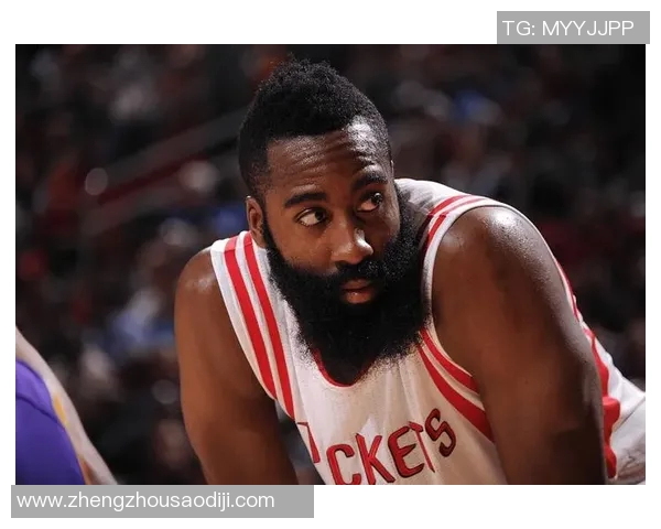 哈登持球单打 左手抛投命中打停对手